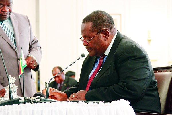 'Arrest Obert Mpofu or else chaos will reign'