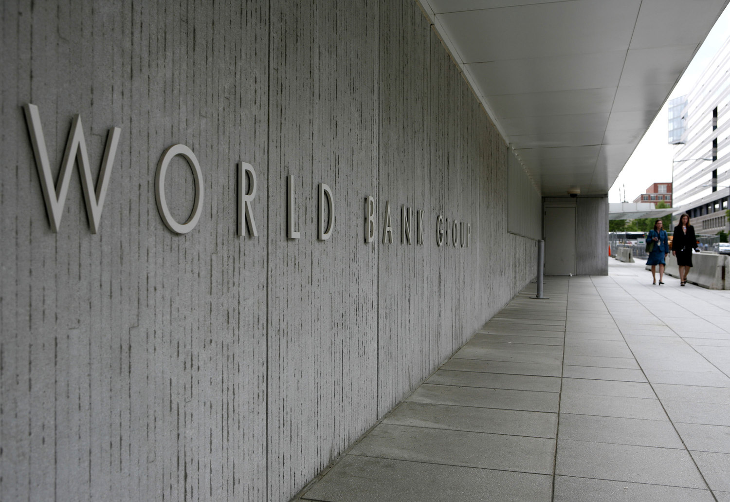 Budget deficits threat to Zim economy, says WB